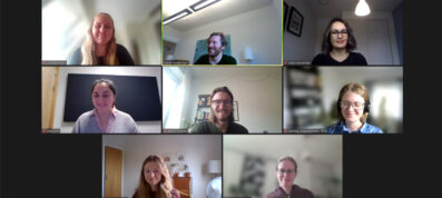 Skärmdump på flera personer i ett digitalt möte